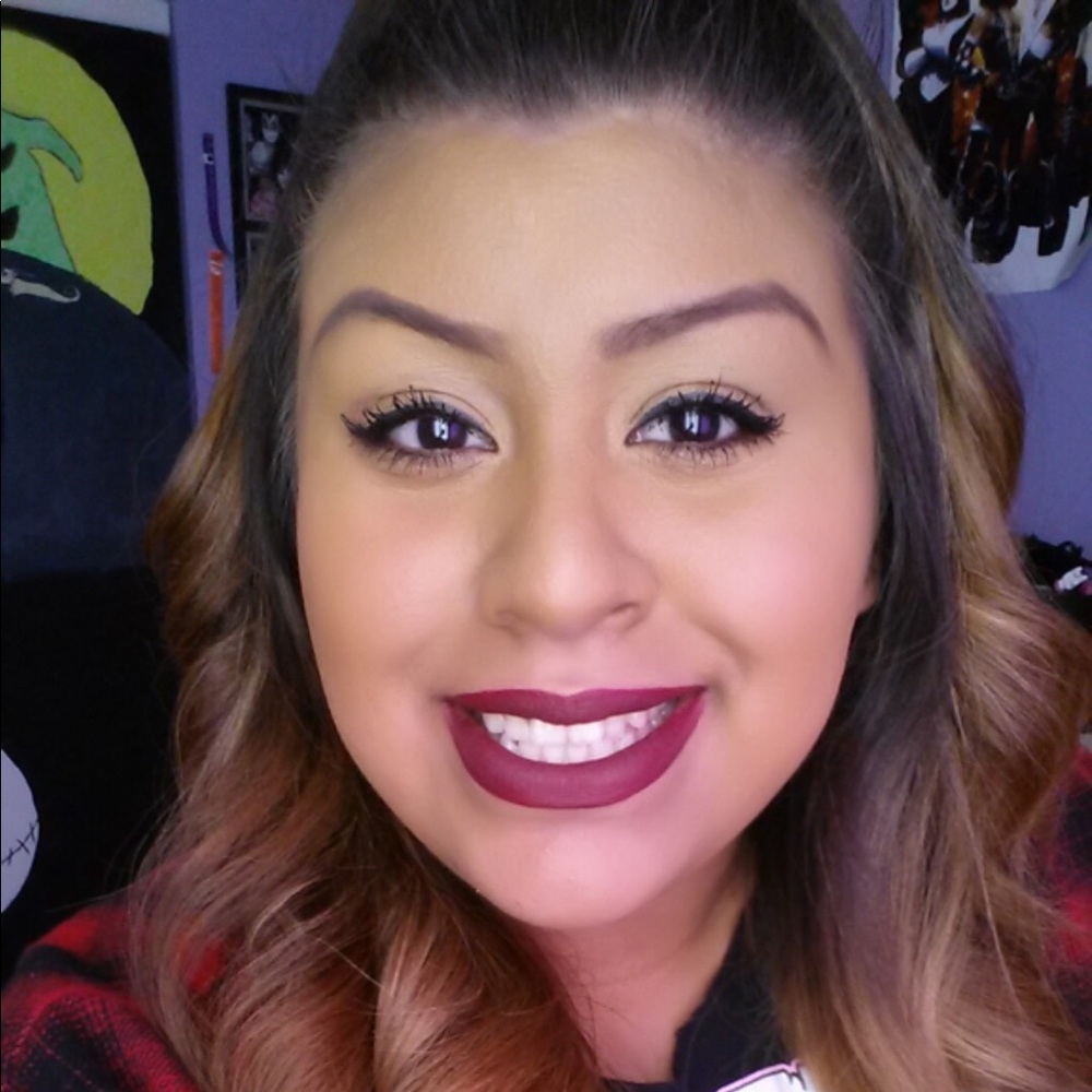 Meet your Posher, Adriana